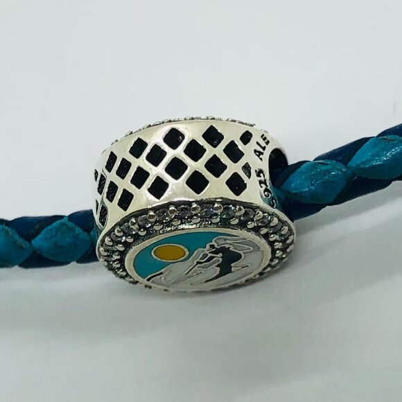 ✨✨Pandora Skier Exclusive bead Charm - Picture 3 of 4